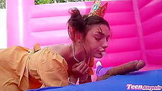 Princess Daisy Sucks Luigis Cock In Her Pink Bouncy Castle