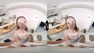 Simona Purr VR Porn: Come To Granny - VirtualTaboo