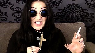 Lesbian OZZY Halloween Cosplay Smoking