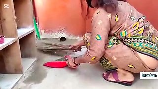 Hot Pakistani Wife Muskan Rani Fucks Hard in Viral Homemade Sex Tape