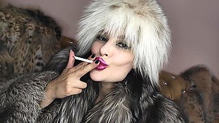 Goddess in Furs and Latex,strapon,squirt