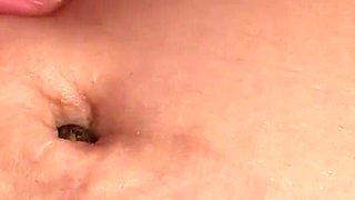 Oiled on the Table, Maiko Kobayashi Exposes Her Navel... and What Comes Out Smells Like Raw Fetish