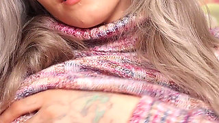 A Nymph in a Sweater Expands Her Holes by Inserting a Vibrator - Blowjob and Female Orgasm!