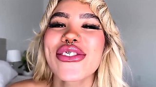 Fit Teen Blonde: Big Boobs, Big Ass, Super Slick Sucking