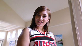 Teen brunette toys pussy and sucks dick in bath
