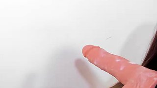 Amateur brunette double toying on webcam