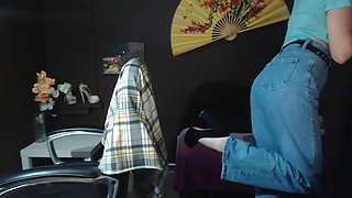 Busty cam model flashes large cleavage
