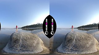 Gabby Bella Masturbates With 4fingers On The Beach - FeelMeVR
