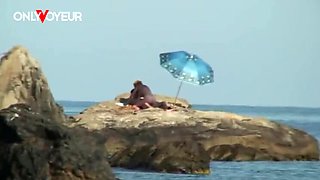 Blonde Beach Couple Fuck in Public