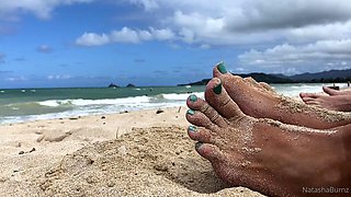 Amateur girlfriend fingered and rammed outdoors at the beach