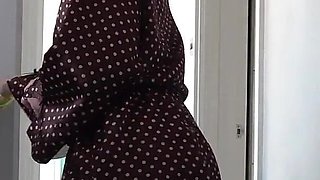 Peeping on Step-mom Doing Housework