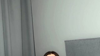 Webcam fun mature brunette with toys cum on cam