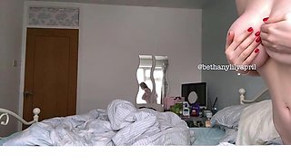 Big boob brunette masturbates on webcam