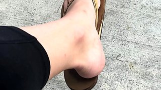 Flexible foot fetish masturbating with feet and hands
