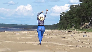 Blue style 2 - Flashing on beach
