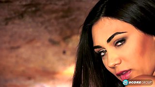 Alexya.Busty.Body.Winner.