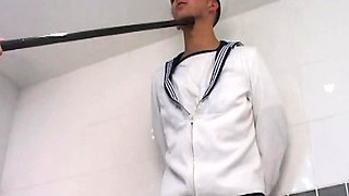 Real twink gives rimjob his BF in bath