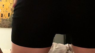 Big boob brunette masturbates on webcam