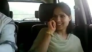 Super horny Indian chick gives her lover a nice blowjob in his car