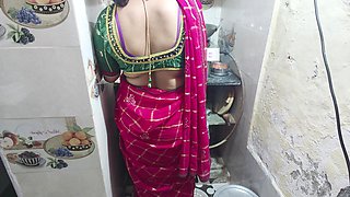 Desi bhabhi kitchen me khana bana Rahi thi tabhi devar ne piche li bhabhi ki