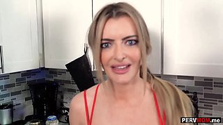 My horny step-mom cougar Linzee Ryder kitchen eating cock