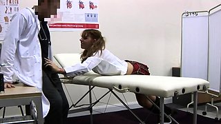 Petite CFNM babe get pounded in 3way