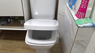 Toilet Cam Watches Old Pussy Pissing. Amateur Fetish. PAWG.