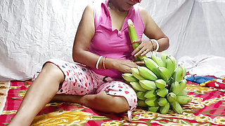 I took the banana kadi and put it inside my pussy and enjoyed it nomita boudi