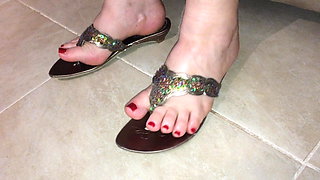 Classy old school thong sandals