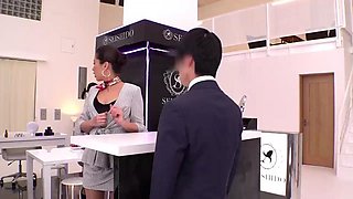 Receptionist decensored