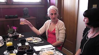 LESBIAN GIRLFRIENDS - strap on porn