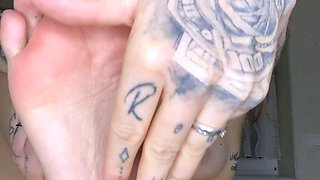 Gorgeous latina babe suzanne kelly foot fetish