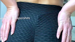 Big ass babe exposes her big boobs