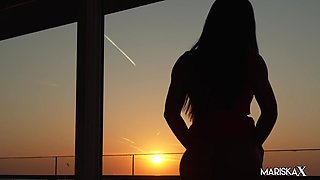 Fucks Her Pussy At Sunset - Mariska X And Mia Nins
