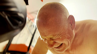 Head waxing extreme 491