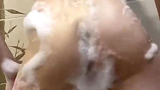 Twerking in the Bath with Bubbles