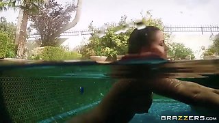 Brazzers - Karter Foxx skinny dips