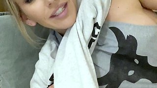 Big boob brunette masturbates on webcam