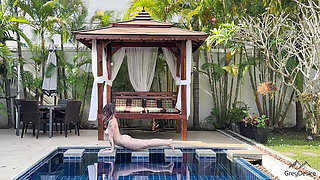Nude Yoga: Balance Practice Workout - Grey Desire