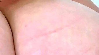 AMATEUR CHUBBY PLAYS WITH PUSSY BIG BOOBS