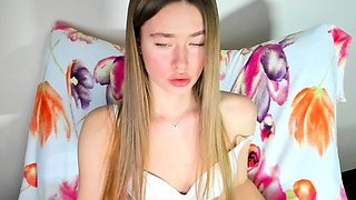 Amateur young teen solo masturbation on her livingroom