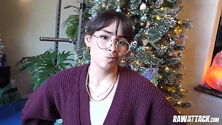 Kitty Valace gifts her pussy to him POV