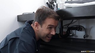 The Plumber's Cumming With Will Pounder, Jimmy Michaels, Jayla Page - Brazzers