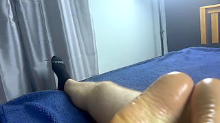 Omg!!! Stepmom Gives the Best Oily Footjob