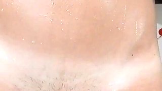 Dripping sweat and sexy, without pants with weights on legs