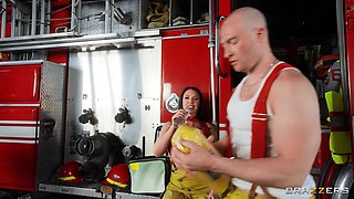 br_Firefighter Angela's White Naughty Squirting Fuckfest_Angela White, Zac Wild_TITTS_012401