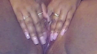 BBW Goddess Rubs One Out Before You Even Blink