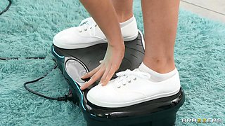 Vibing 2 With Kyle Mason, Bella Rolland - Brazzers