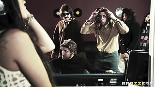 Going Down On The Music With Keiran Lee, Gia Grace - Brazzers