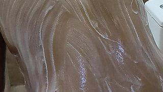 Beautiful Aunty Hot Bathing After Oil Massage